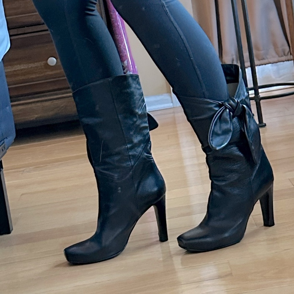 Gibellieri Black Leather Scallop Boots- Made in Italy- Size 39.5